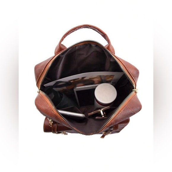 New Women Backpack - Picture 4 of 6